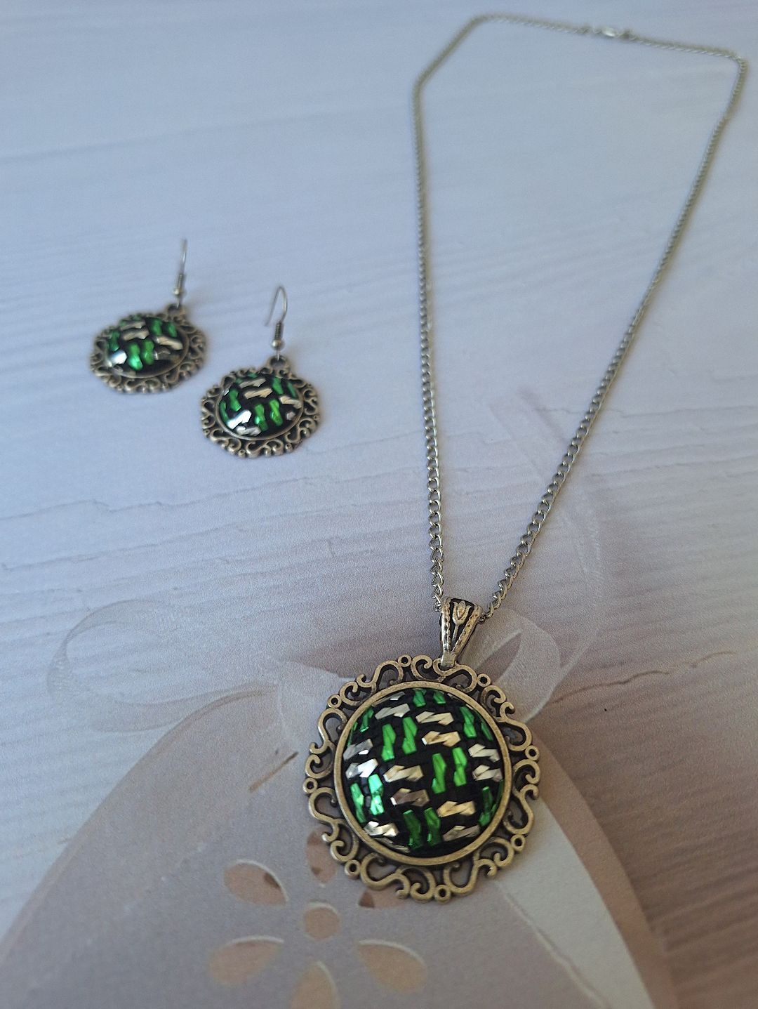 yesil---gumus-zarafet-telkirma-taki-seti