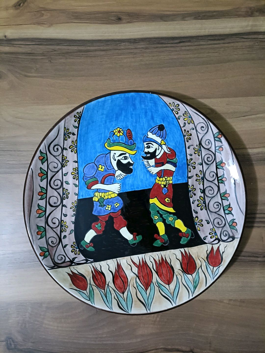 karagoz-hacivat-tasarim-tabak-cok-renkli