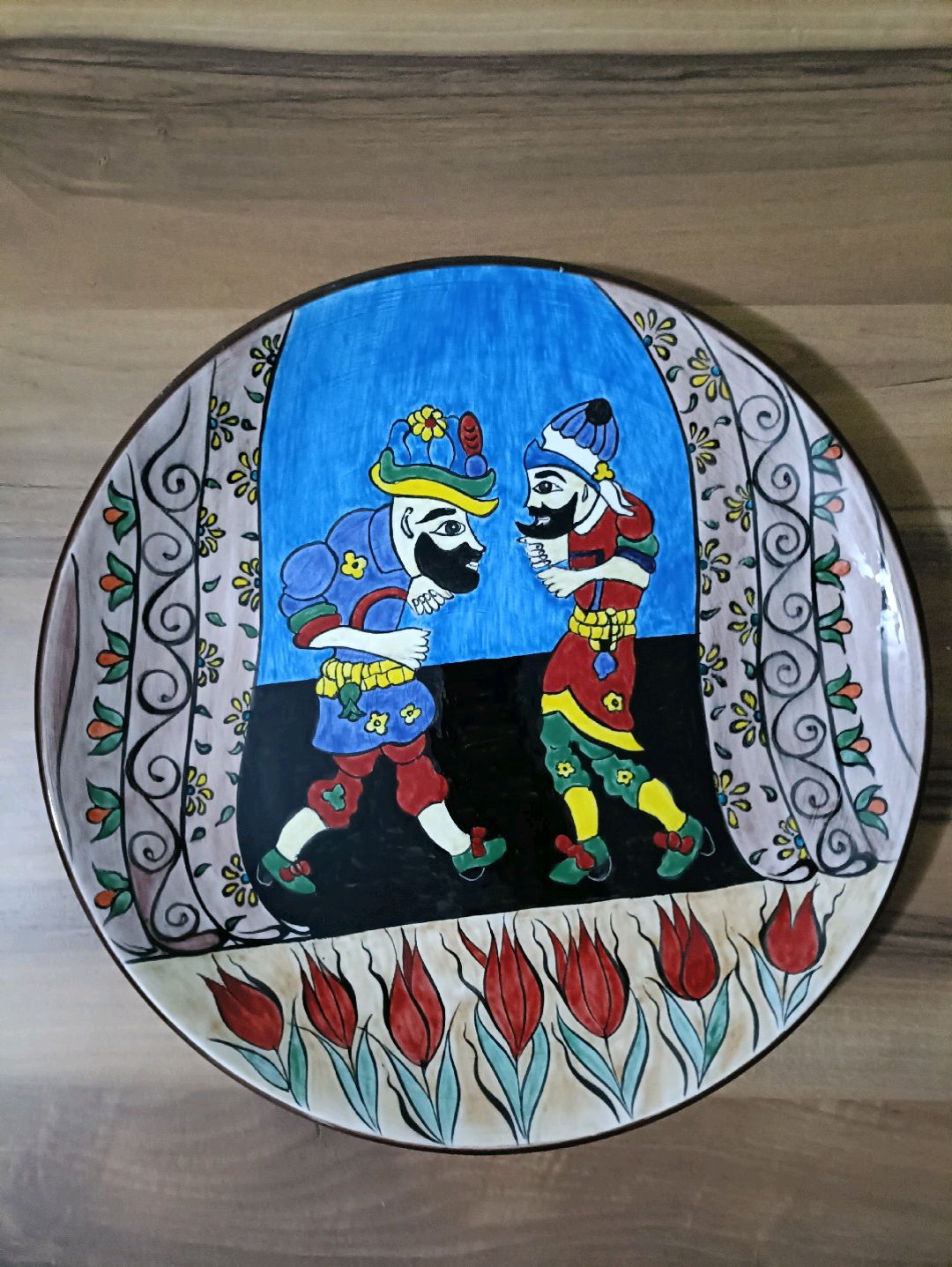 karagoz-hacivat-tasarim-tabak-cok-renkli