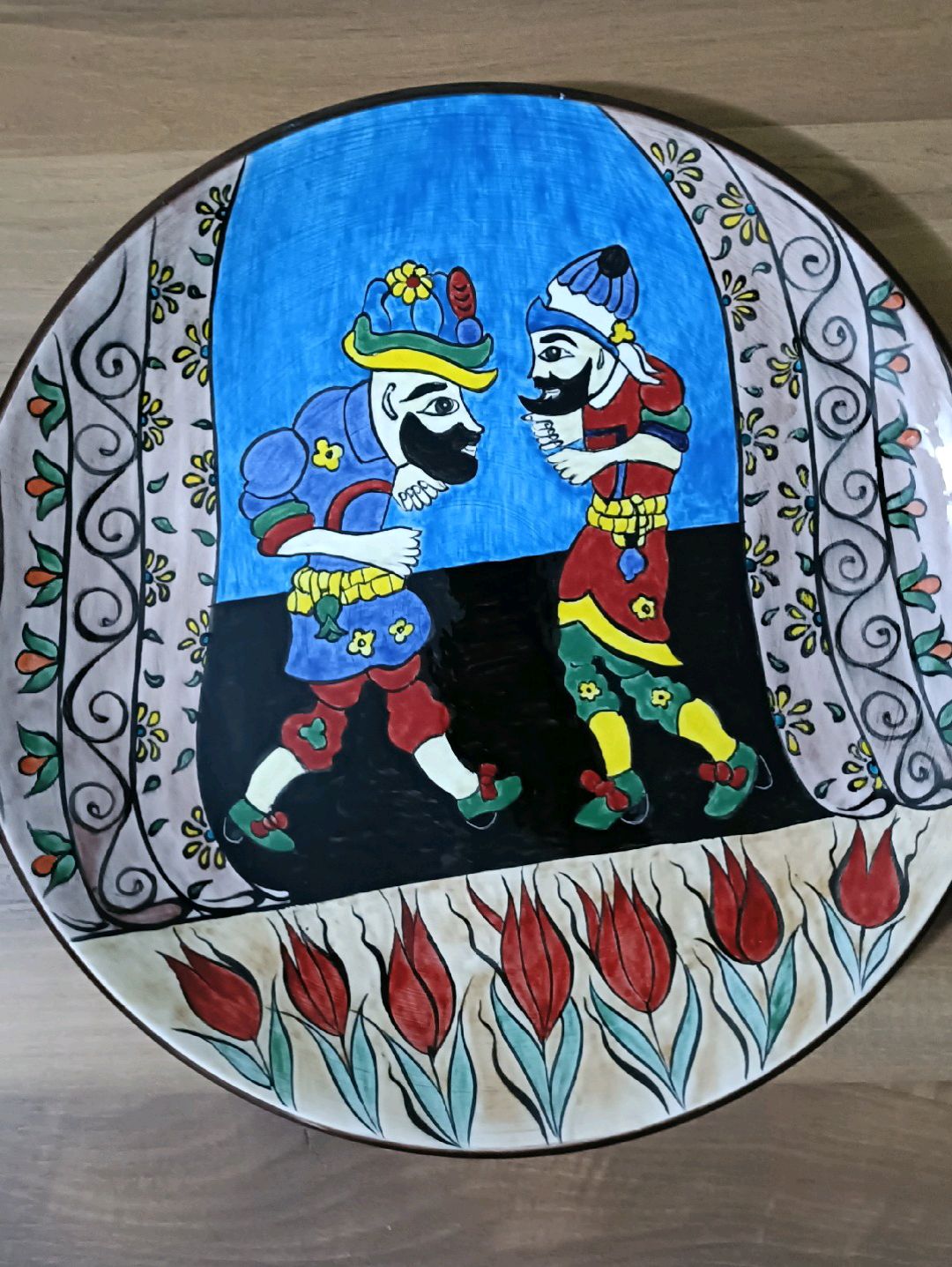 karagoz-hacivat-tasarim-tabak-cok-renkli