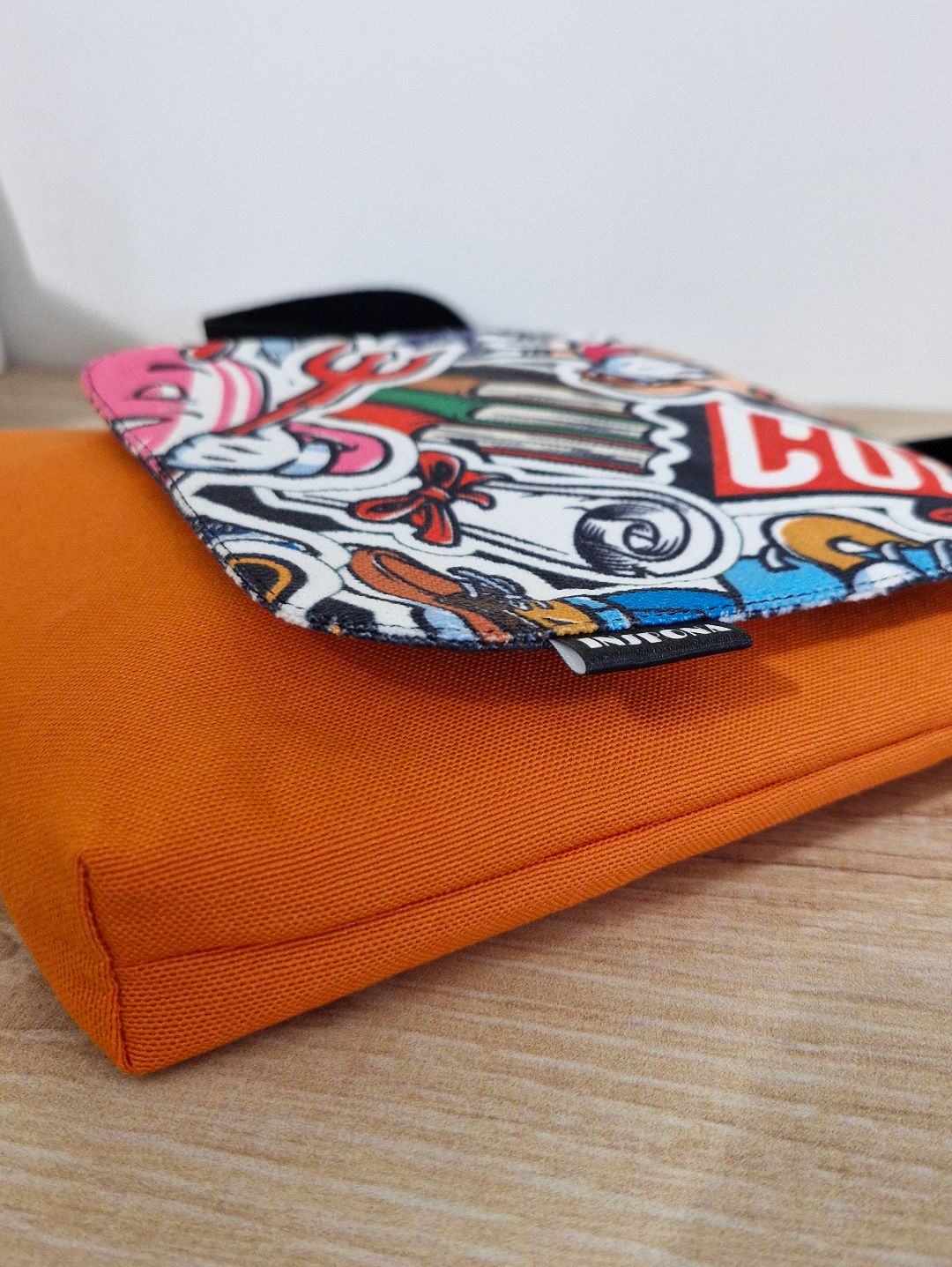 pop-vibes-mini-postaci-cantasi