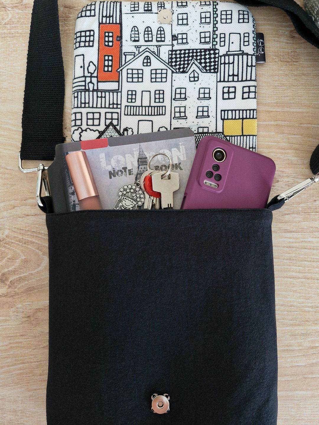 urban-doodle-mini-postaci-cantasi