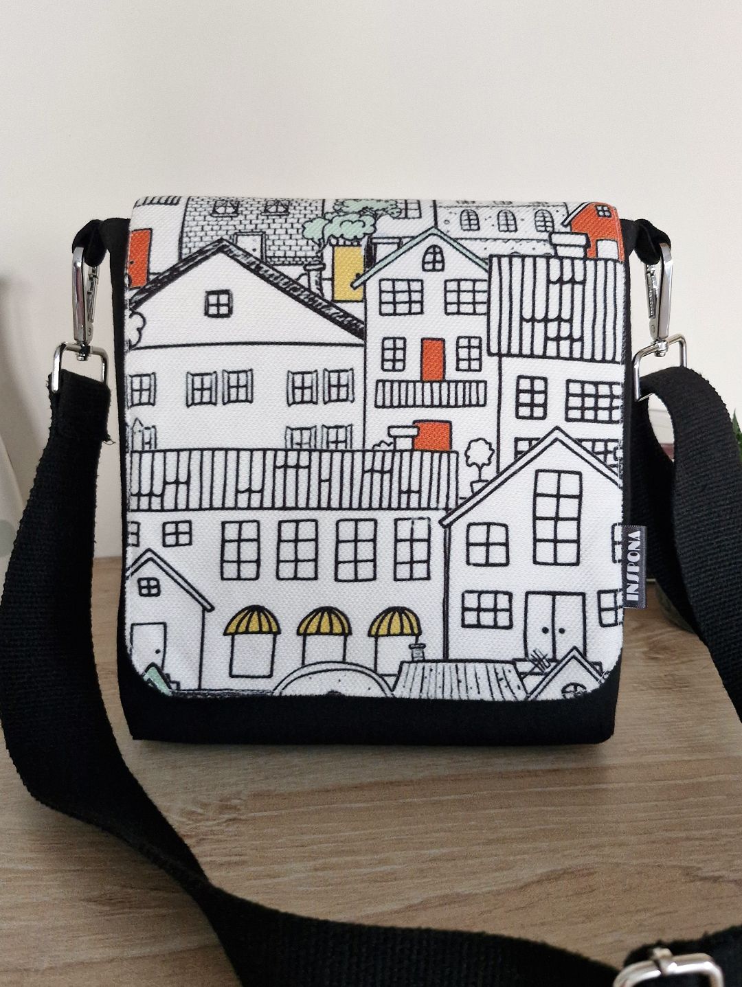 urban-doodle-mini-postaci-cantasi