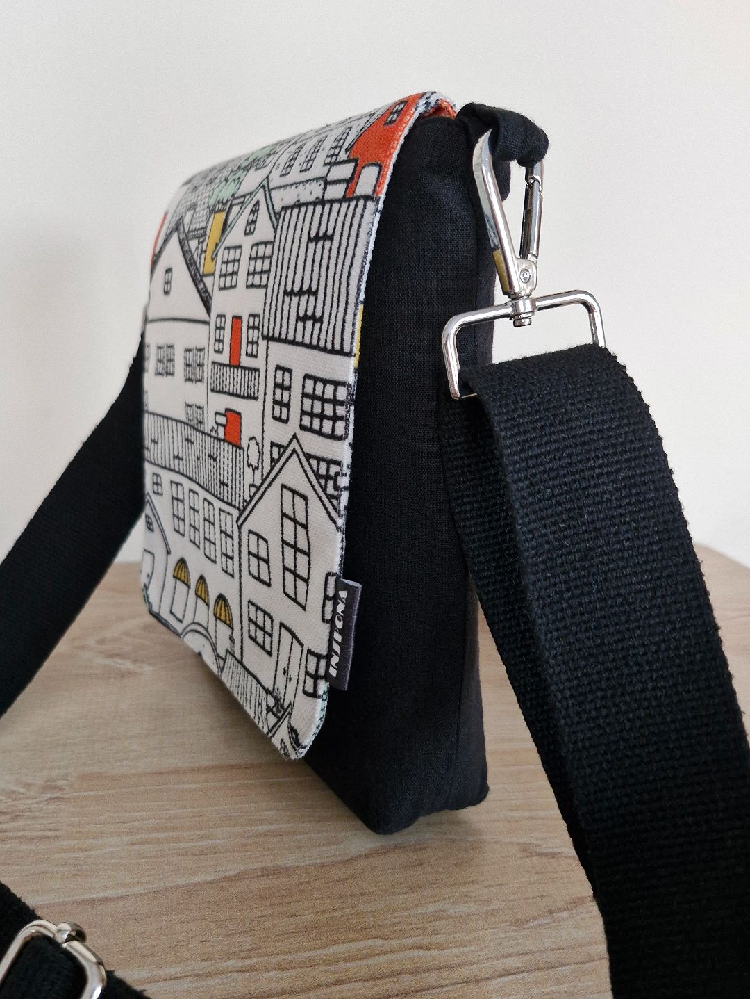 urban-doodle-mini-postaci-cantasi