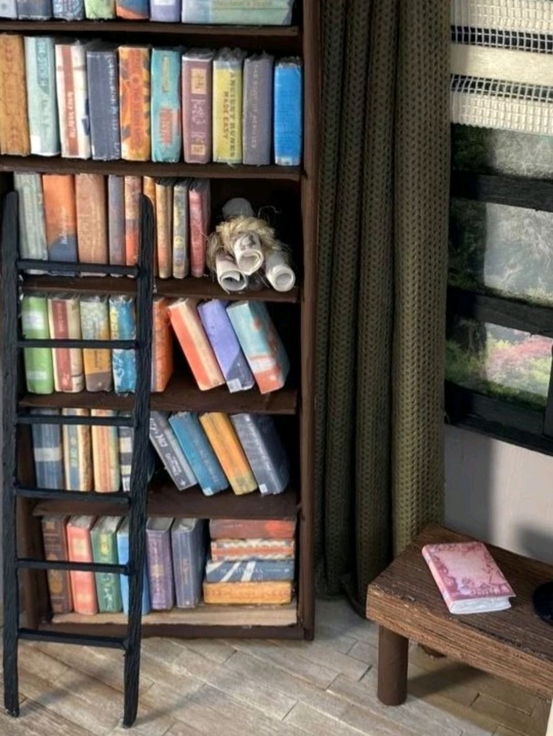 diorama-kitap-okuma-kosesi-cok-renkli
