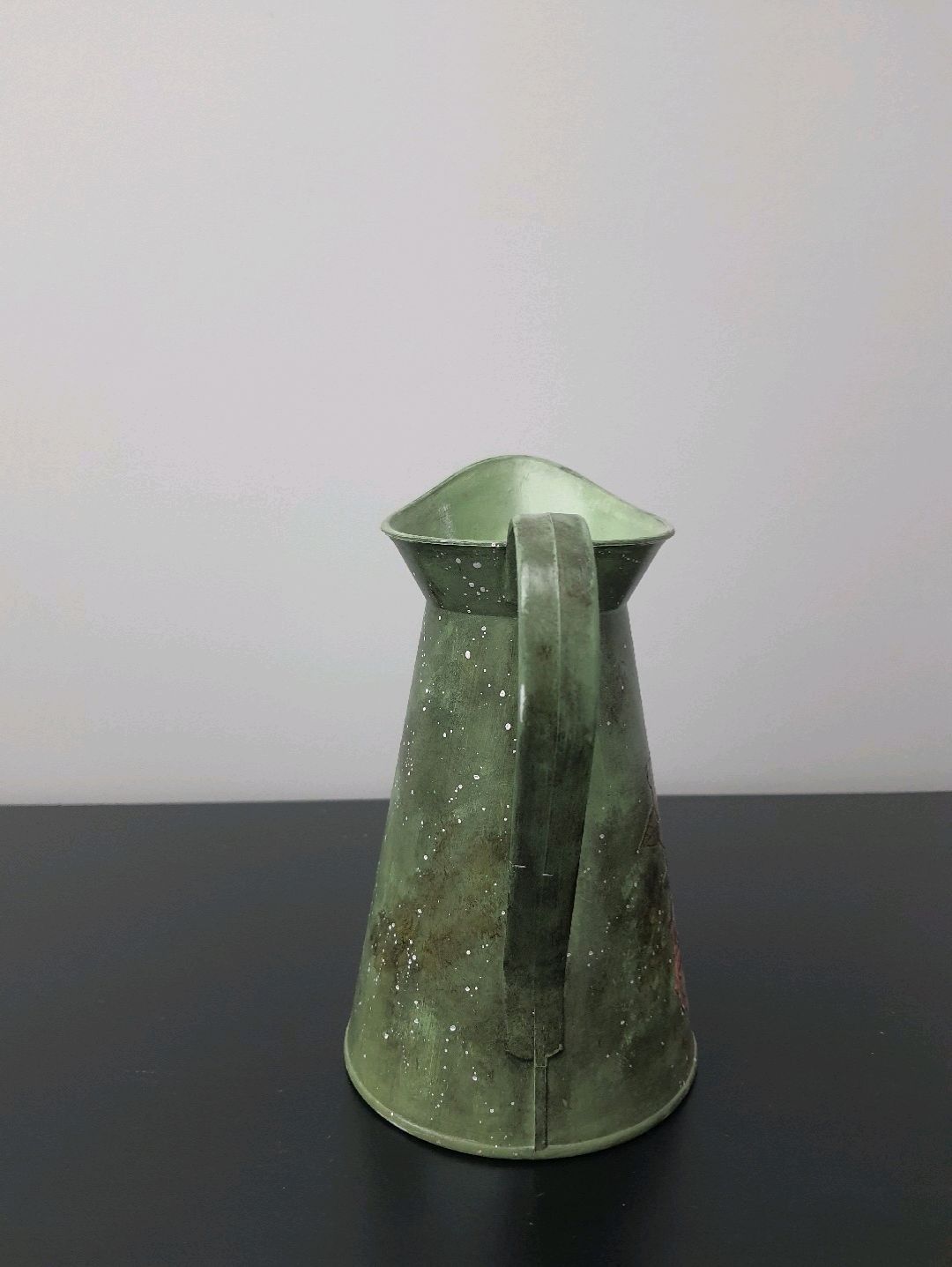 gul-desenli-yesil-metal-sulama-kabi