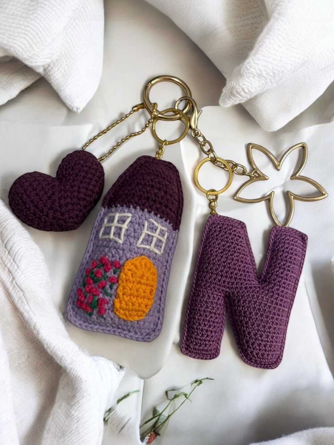 amigurumi-harfevkalp-anahtarlik-canta-susu-cok-renkli