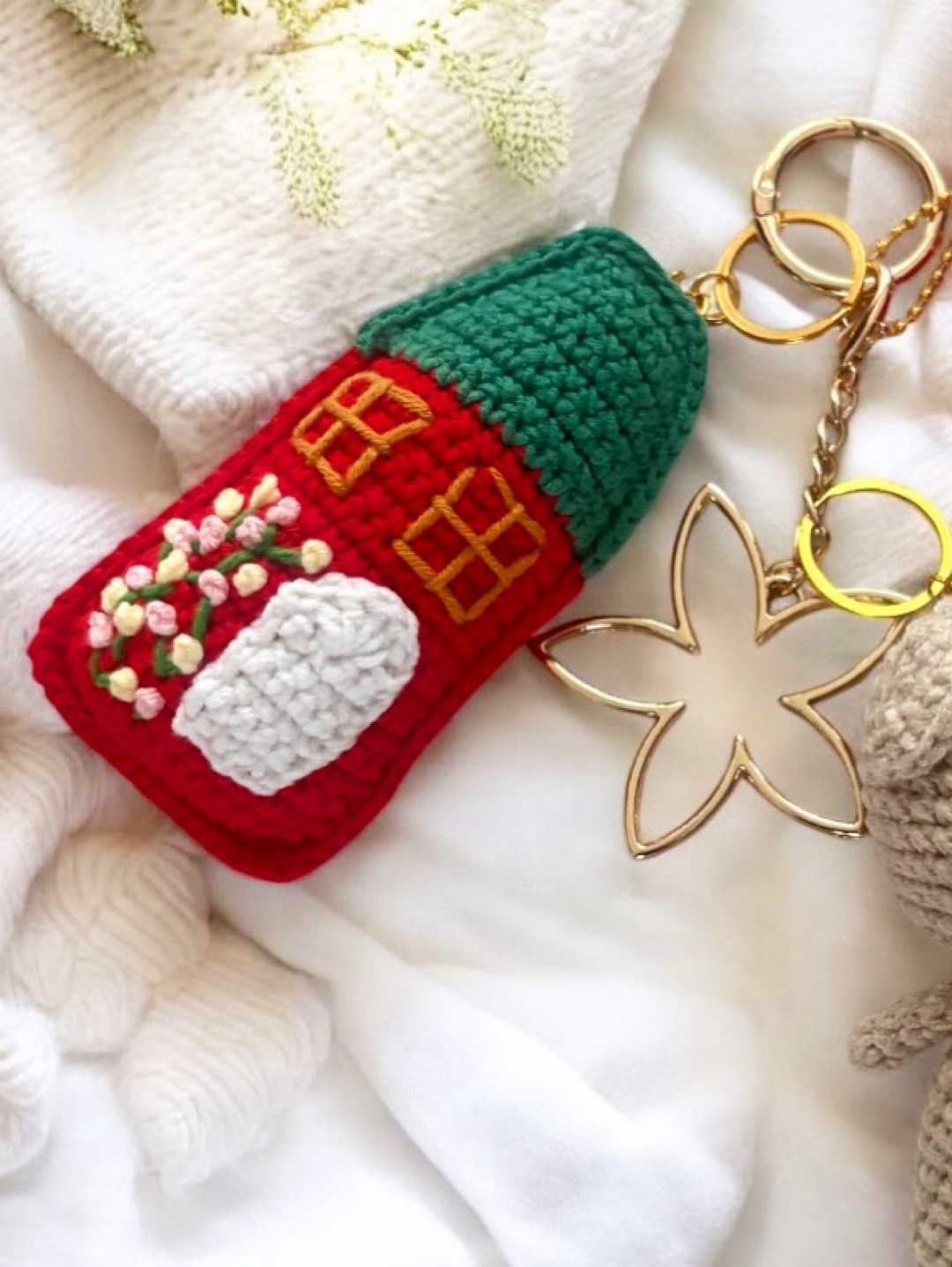 amigurumi-ayicik-ev-kalp-canta-aksesuari-cok-renkli