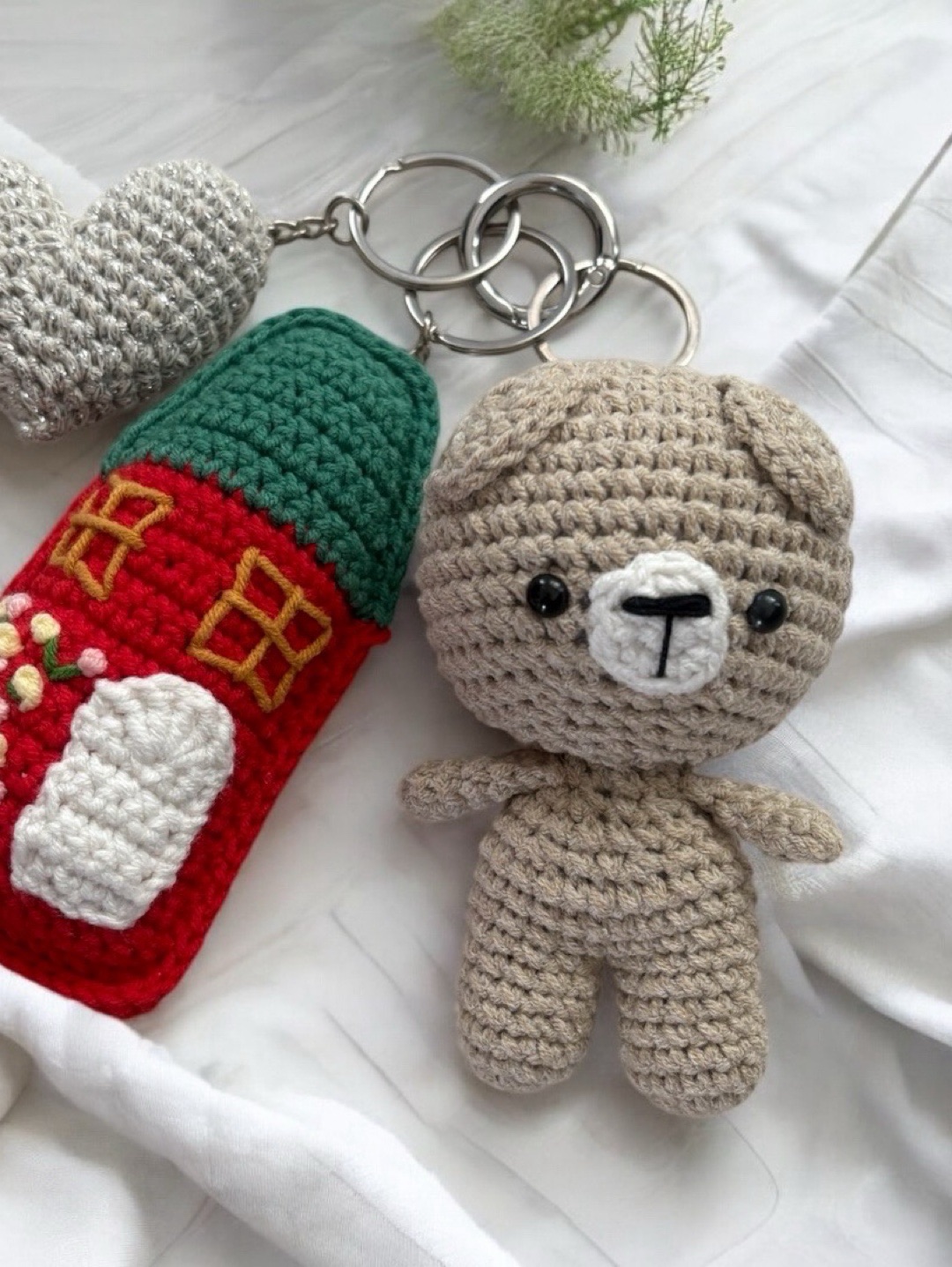 amigurumi-canta-charm-anahtarlik_canta-susu-cok-renkli