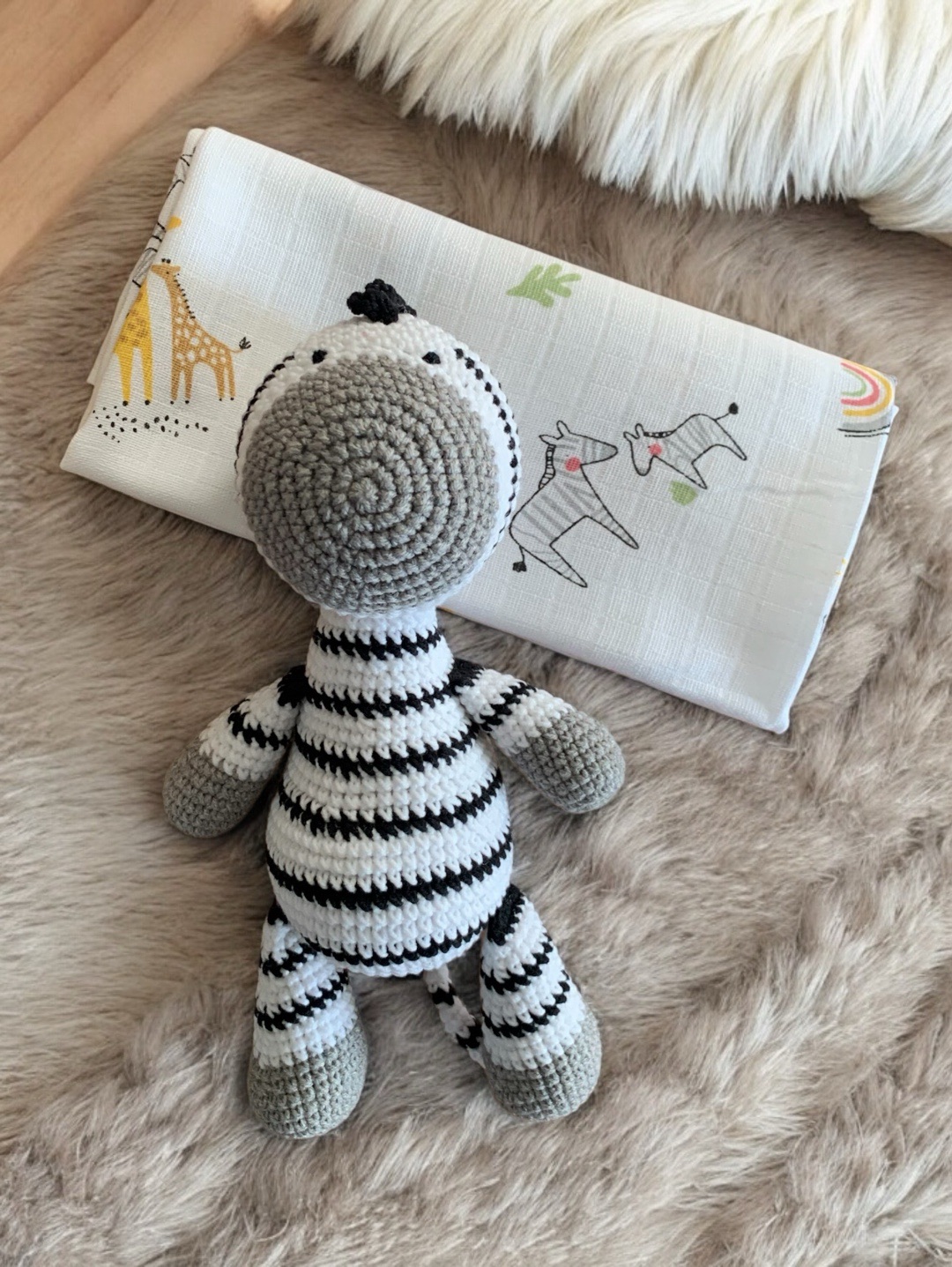 bebek-muslin-battaniye-amigurumi-zebra-oyuncak-seti-cok-renkli