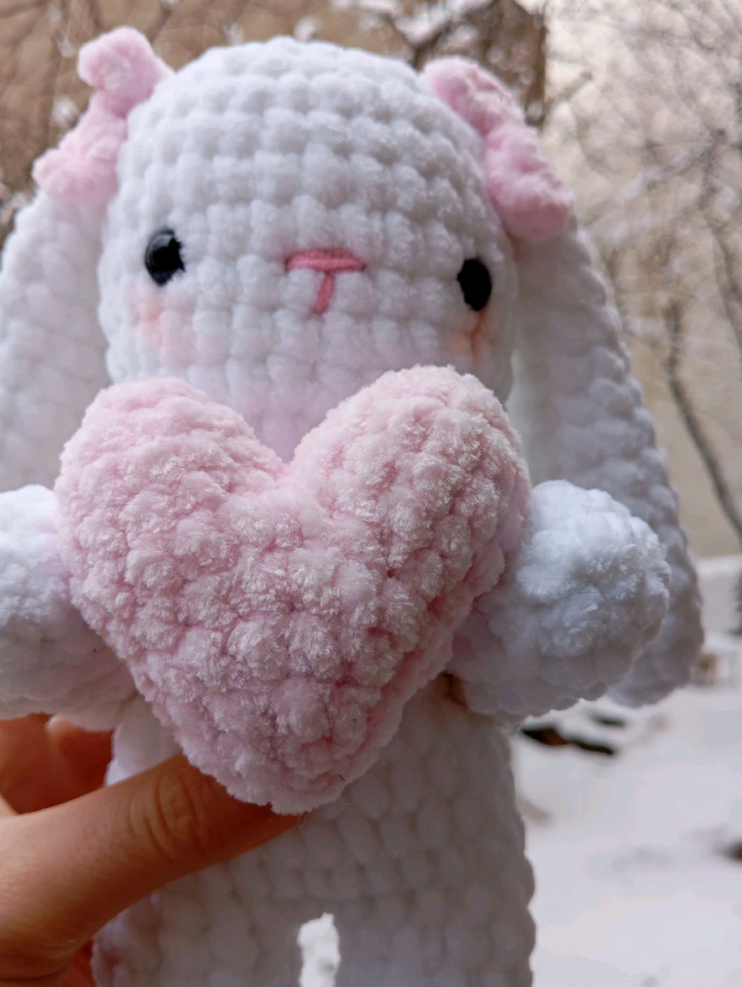 uzun-kulakli-kalp-tutan-uyku-arkadasi-pelus-amigurumi-oyuncak-pembe