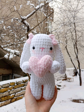 Uzun Kulaklı Kalp Tutan Uyku Arkadaşı Peluş Amigurumi Oyuncak Pembe