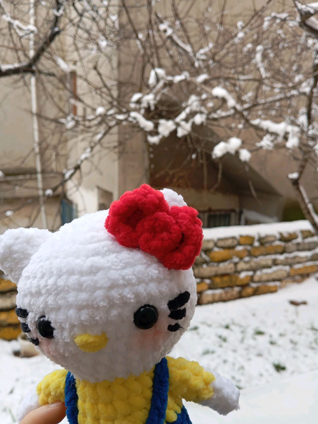 hello-kitty-sanrio-karakteri-pelus-amigurumi-oyuncak-saks-mavi