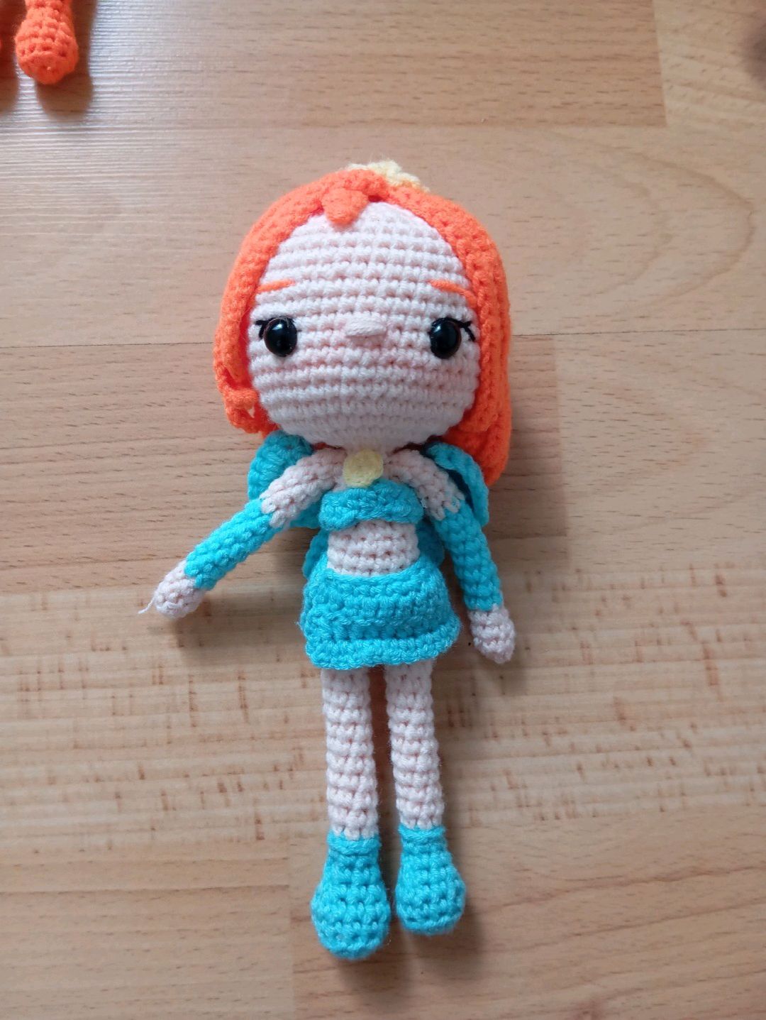 winx-club-amigurumi-bloom-orgu-bebek-peri-mavi