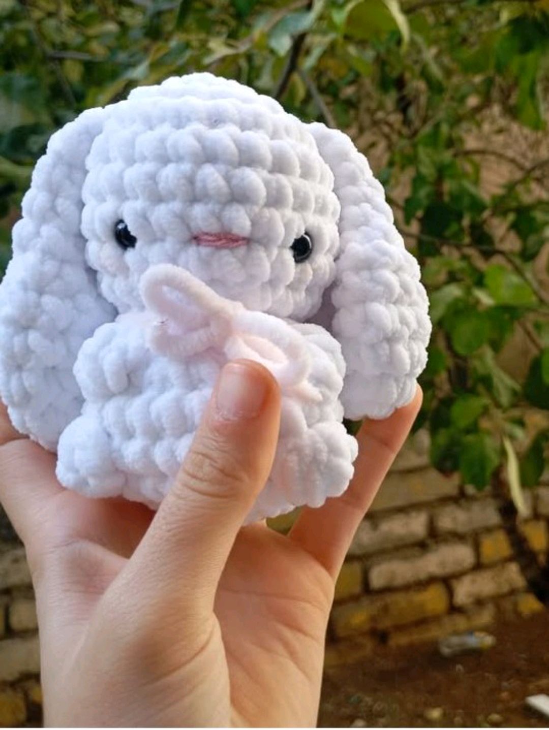 kurdeleli-tontik-yavru-tavsan-pelus-amigurumi-beyaz
