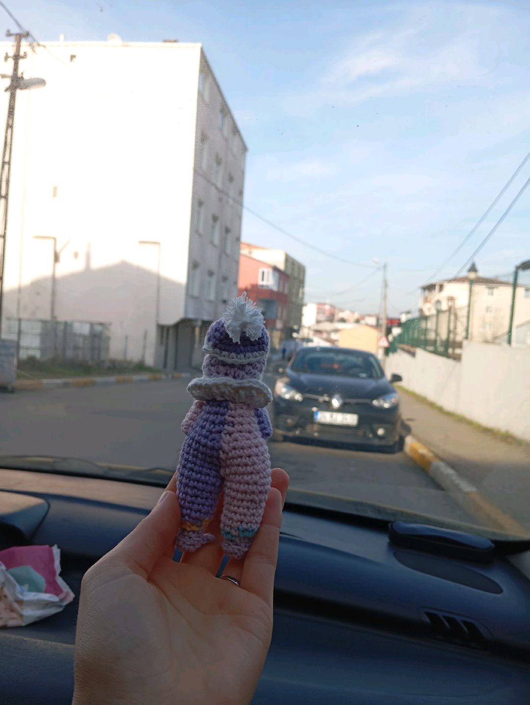 canta-arkadasi-pembe-mor-palyaco-kurbik-amigurumi-oyuncak-pembe