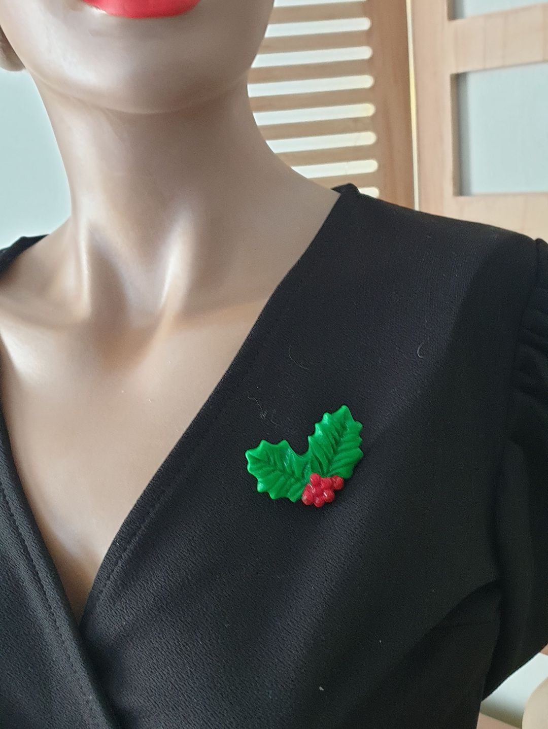 yilbasi-cicegi-yeniyil-tasarim-kokina-seklinde-bros-cok-renkli