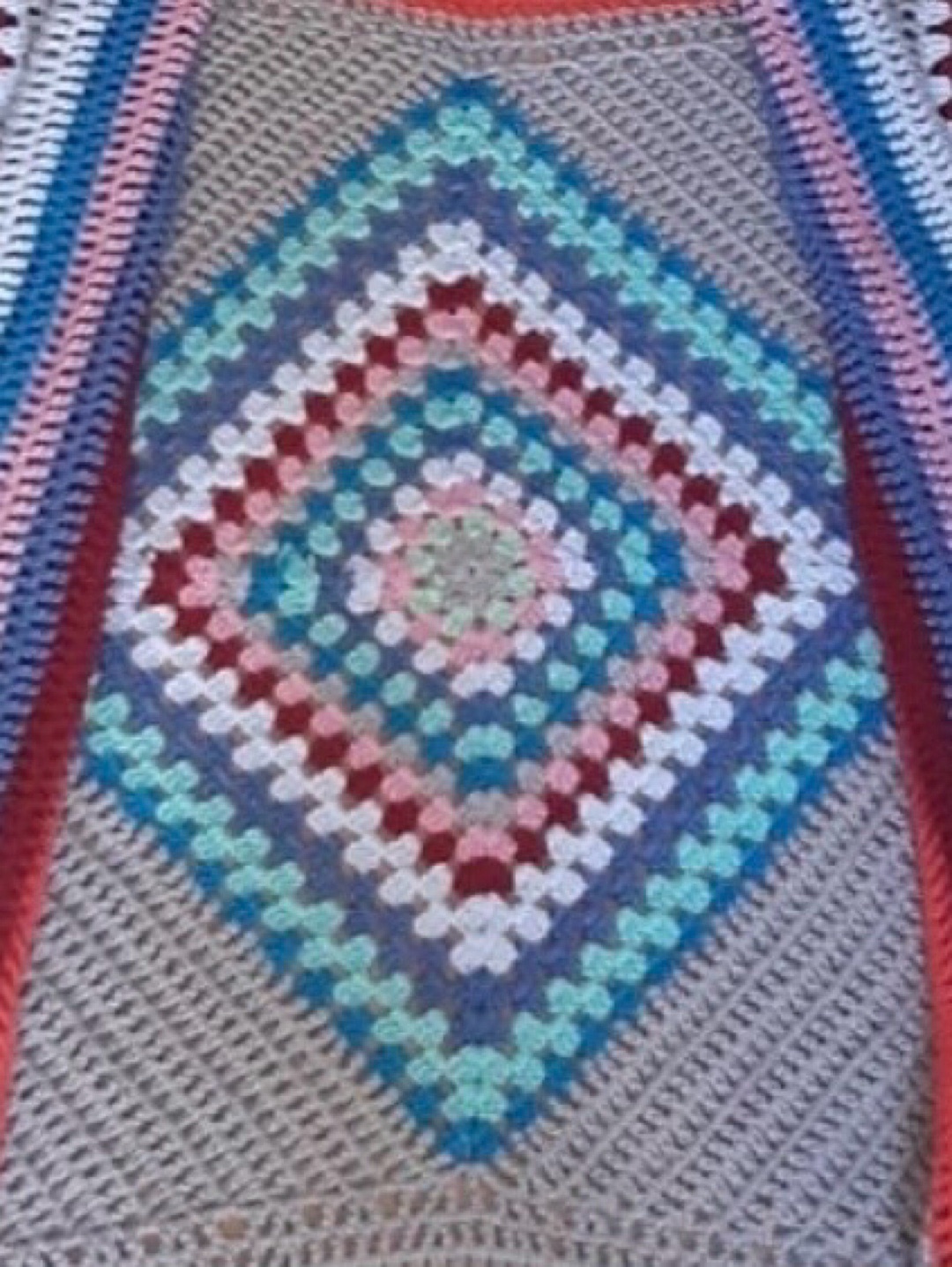 mandala-motifli-mavi-hirka-mavi