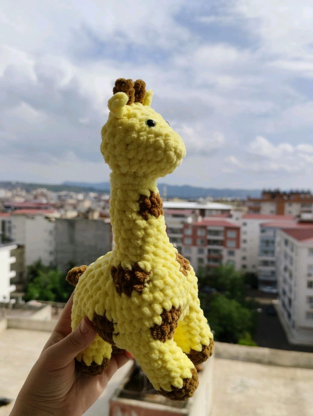 amigurumi-zurafa-sari