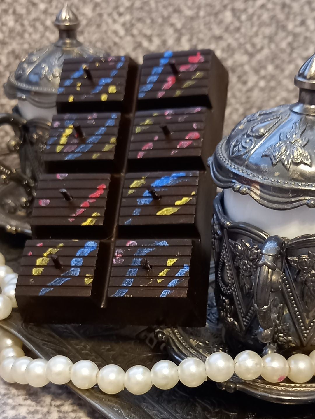 dubai-cikolatasi-balmumu-mum-kakao-kahverengi
