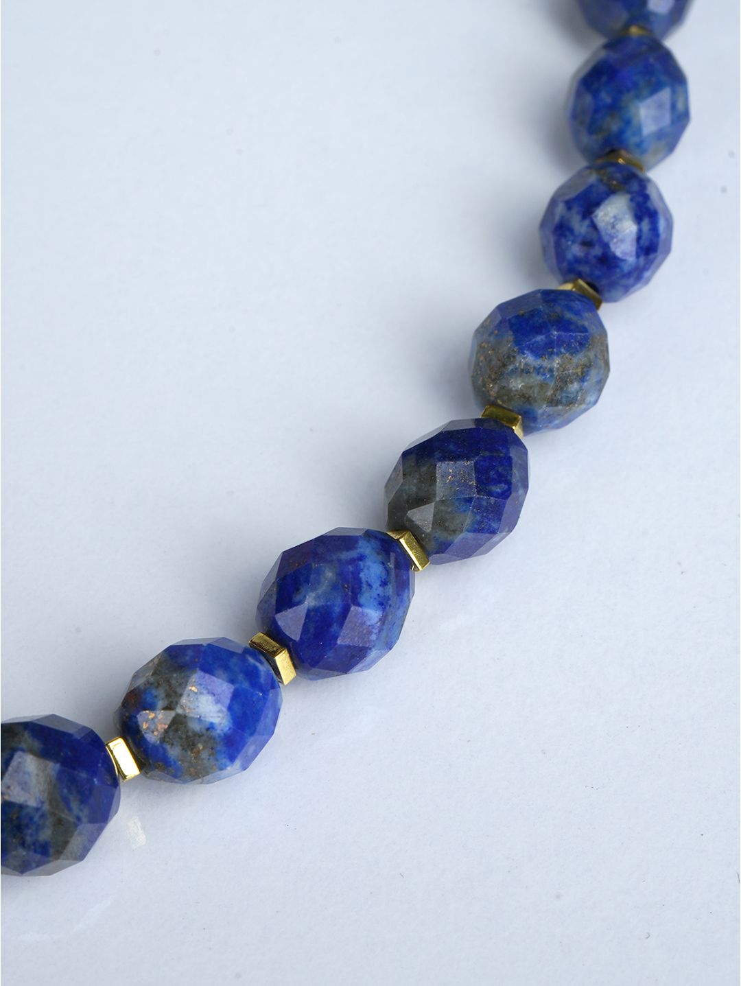 lapis-lazuli-ve-hematit-kolye-saks-mavi