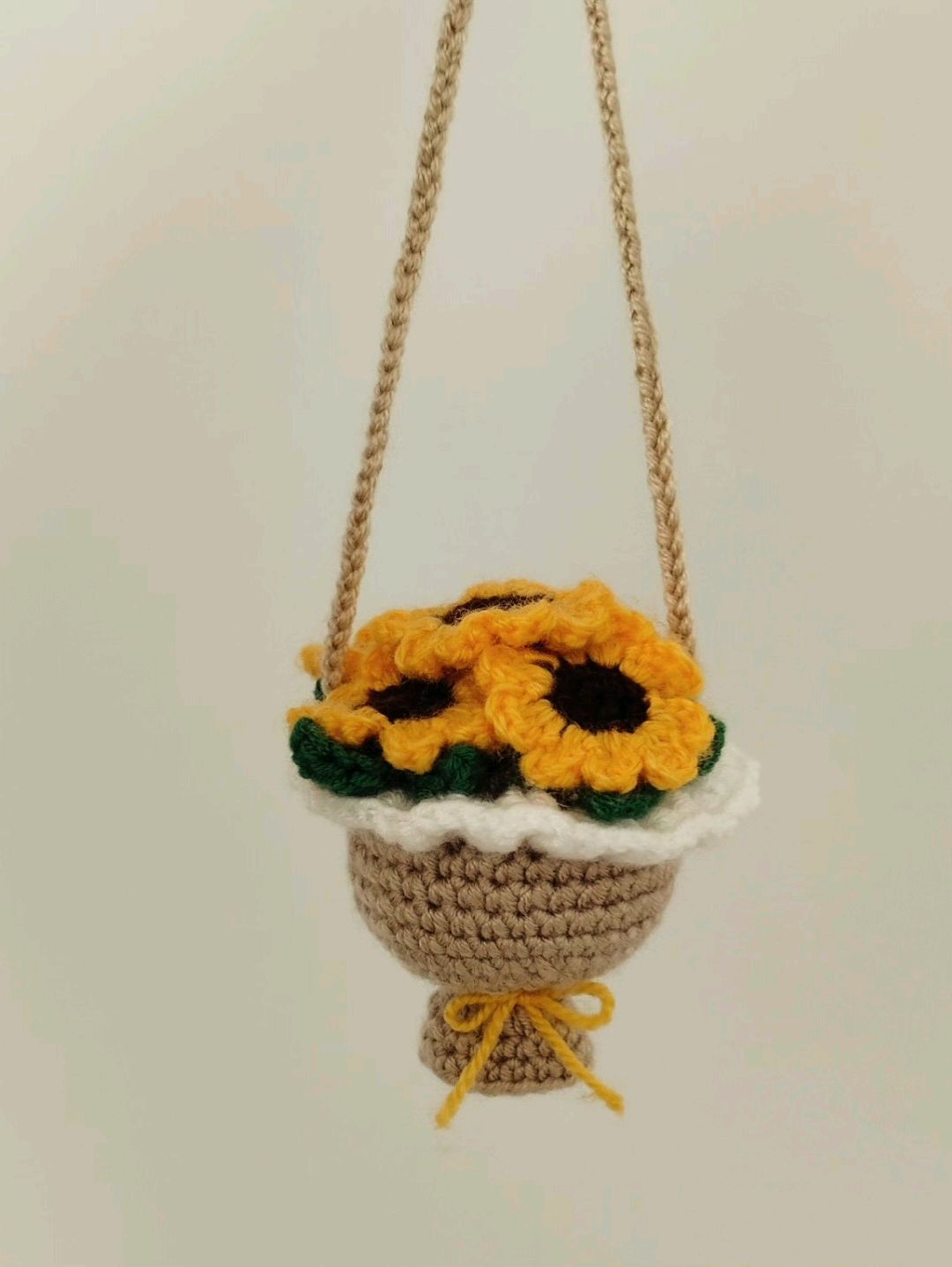 araba-dikiz-aynasi-susu-bej