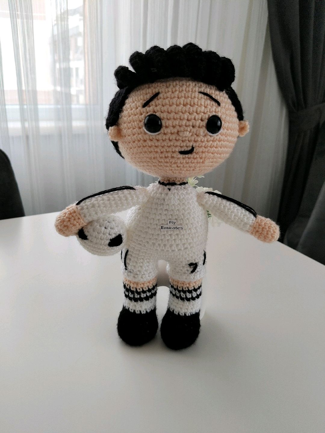 amigurumi-cristiano-ronaldo-figuru-beyaz
