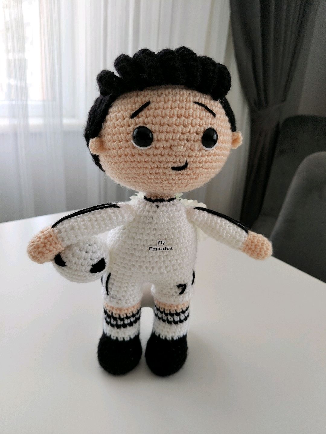 amigurumi-cristiano-ronaldo-figuru-beyaz