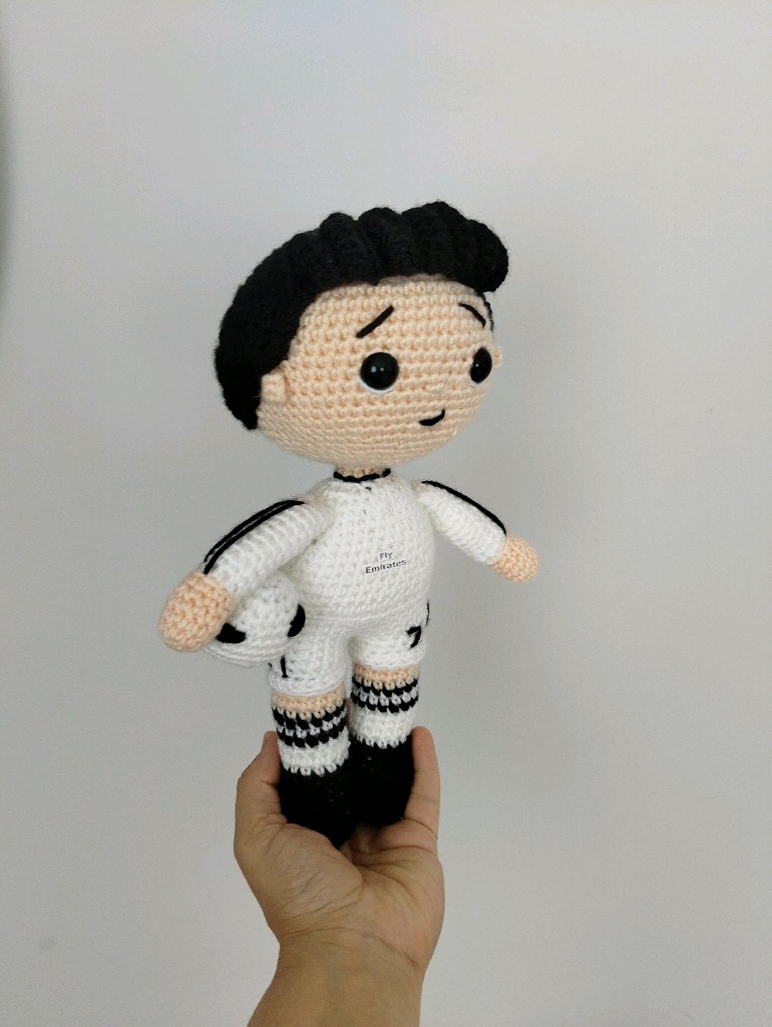 amigurumi-cristiano-ronaldo-figuru-beyaz