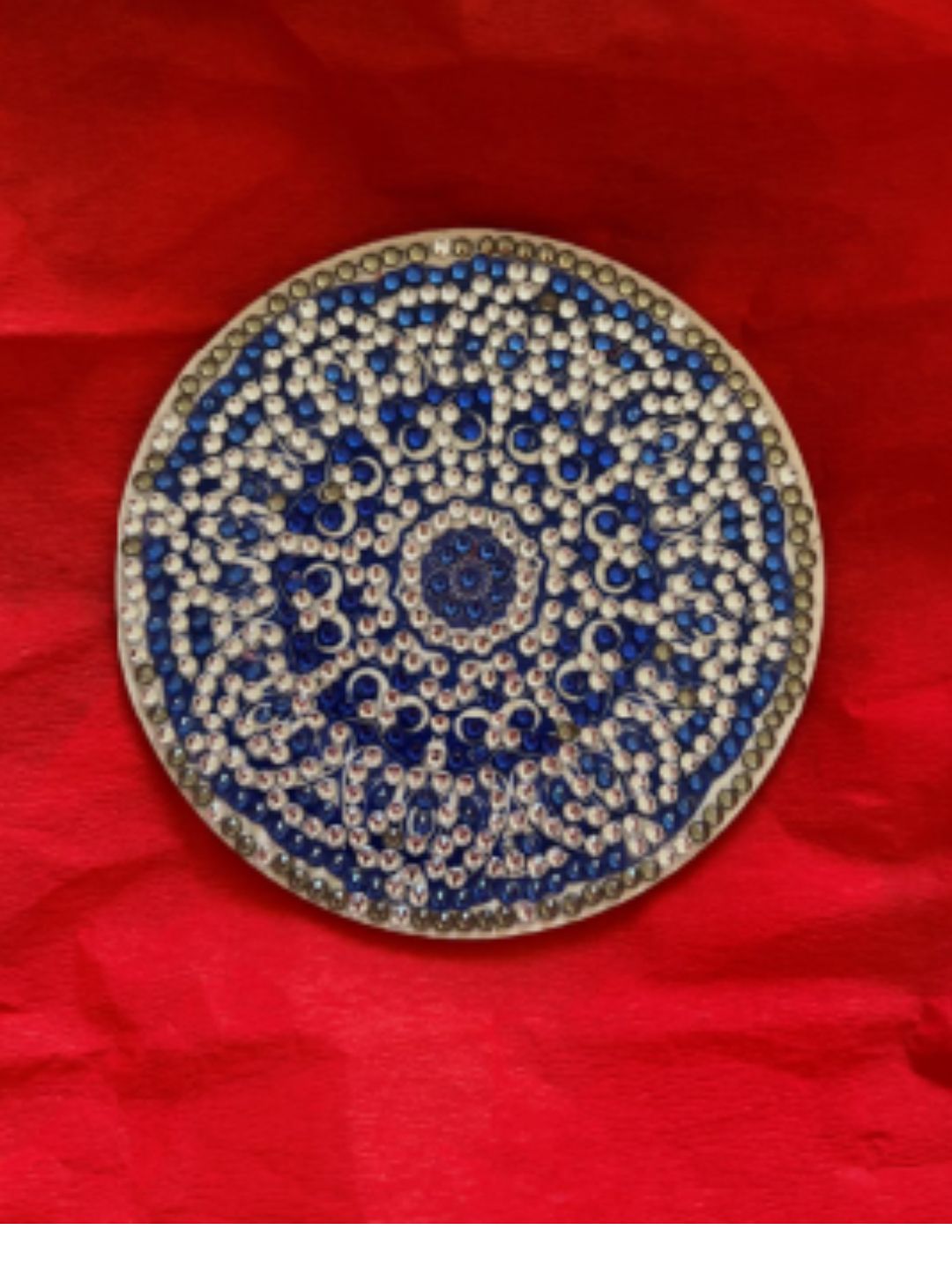 elmas-taslar-ile-islenmis-el-emegi-fincan-kupa-alti-sunumluk-saks-mavi