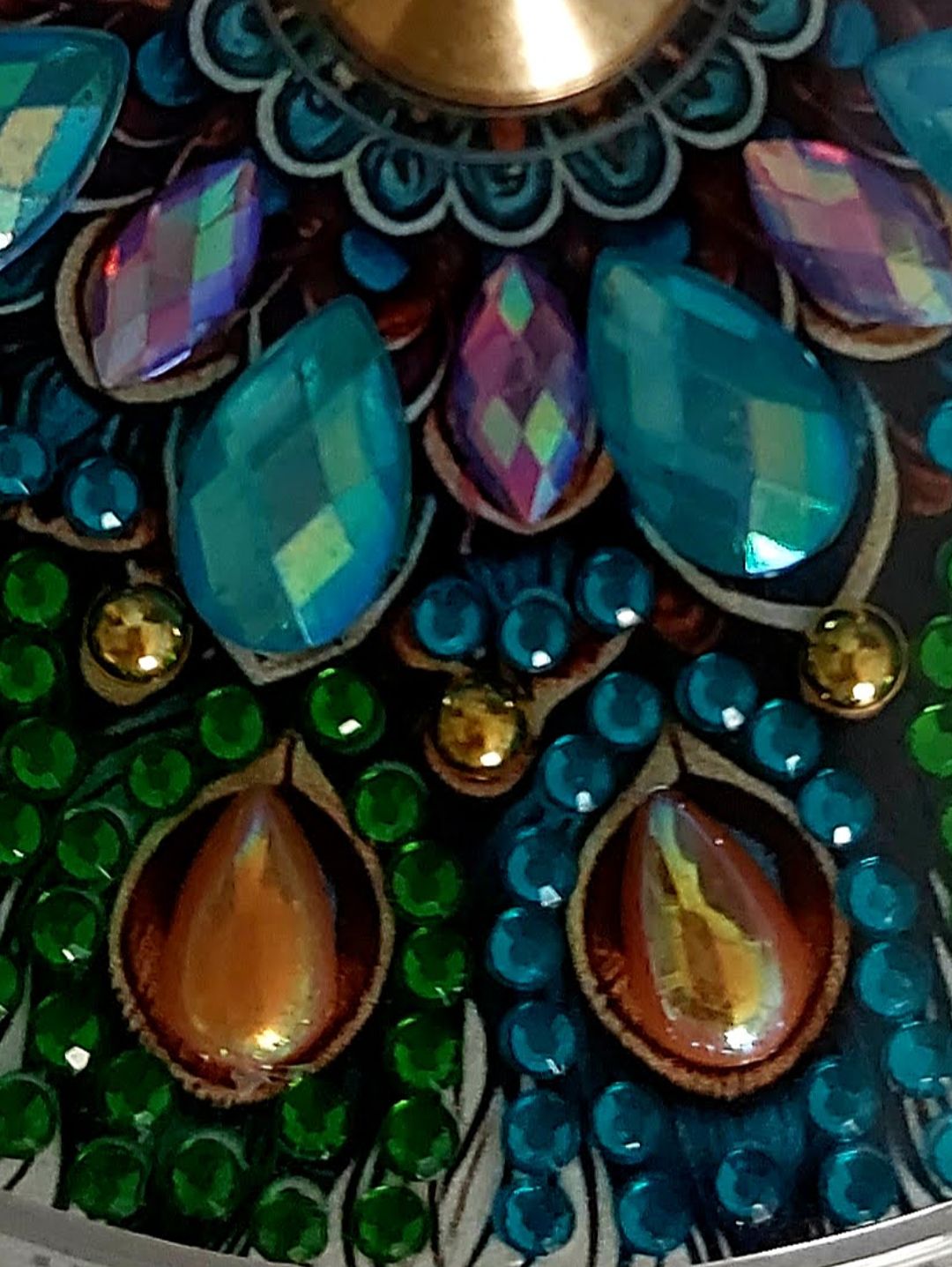 diomond-elmas-tasarim-tek-tek-islenmis-tutsuluk-seftali-sari
