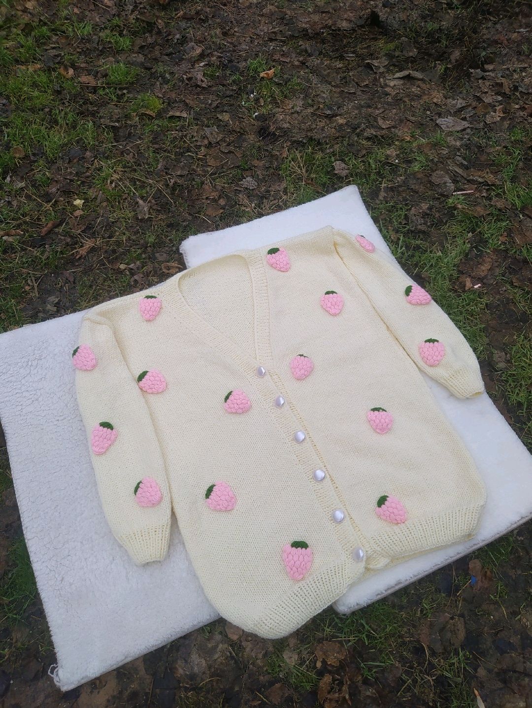 pembe-cilekli-koyu-krem-hirka-krem-rengi