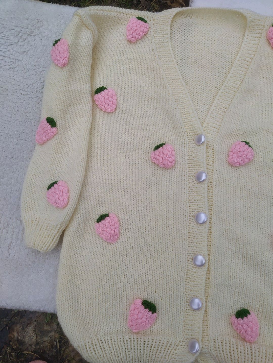 pembe-cilekli-koyu-krem-hirka-krem-rengi