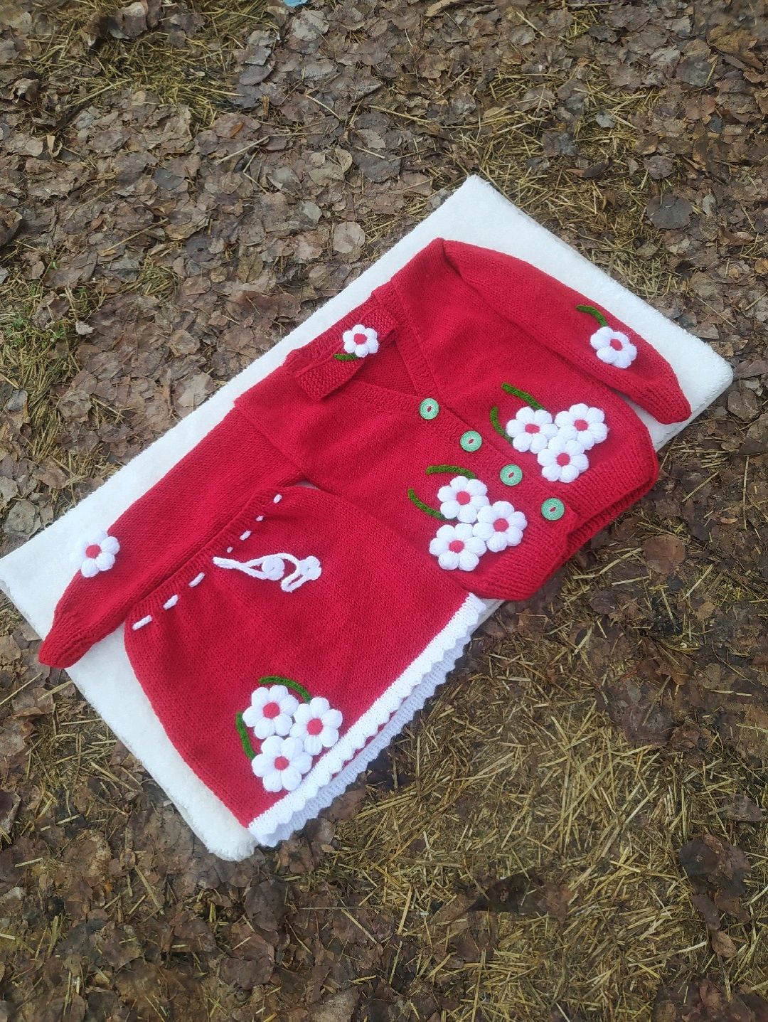 cicekli-hirka-etek-bandana-takimi-kirmizi