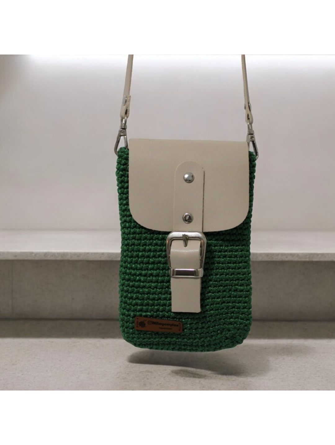 yesil-kadin-omuz-askili-telefon-cantasi