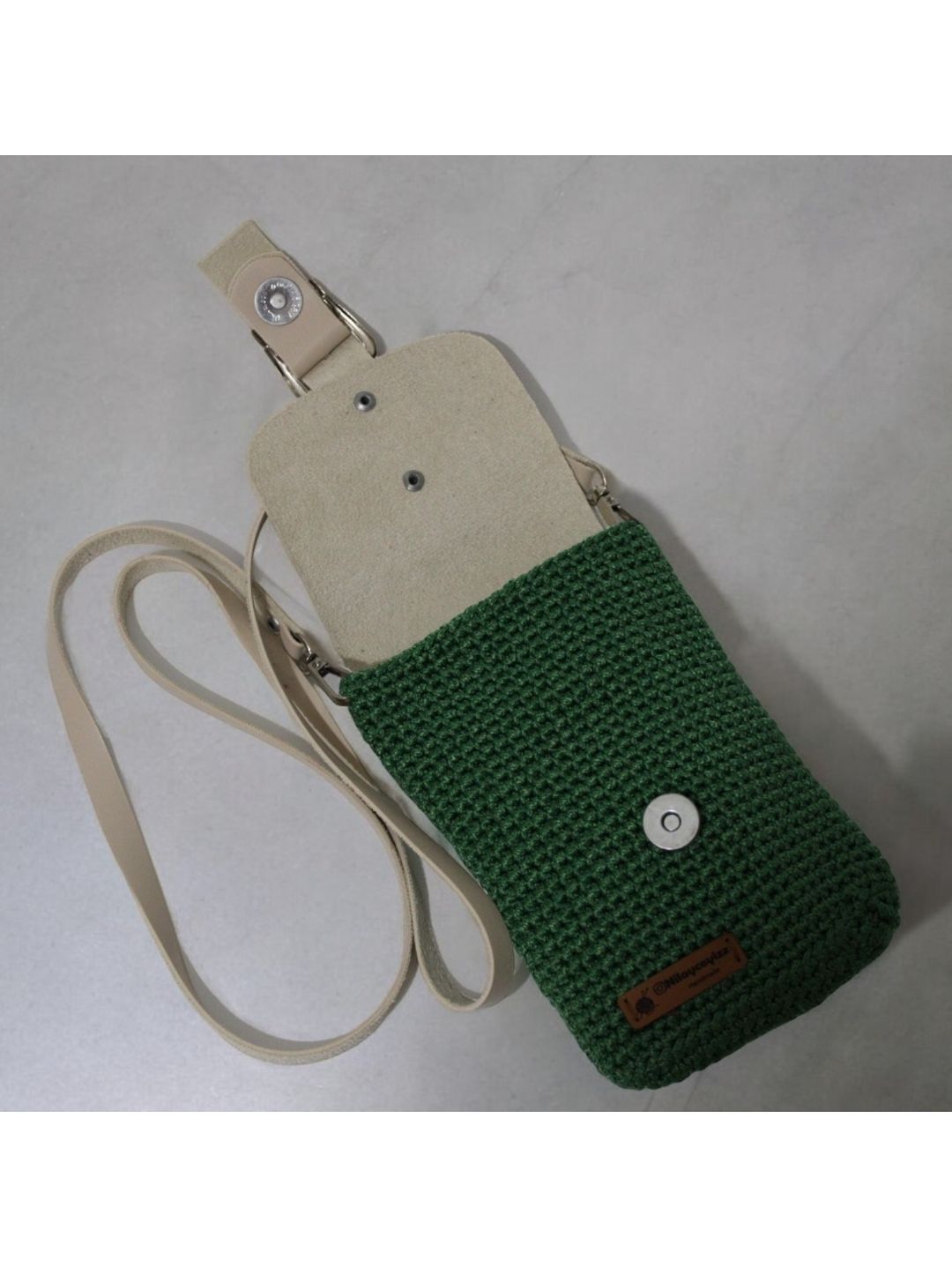 yesil-kadin-omuz-askili-telefon-cantasi