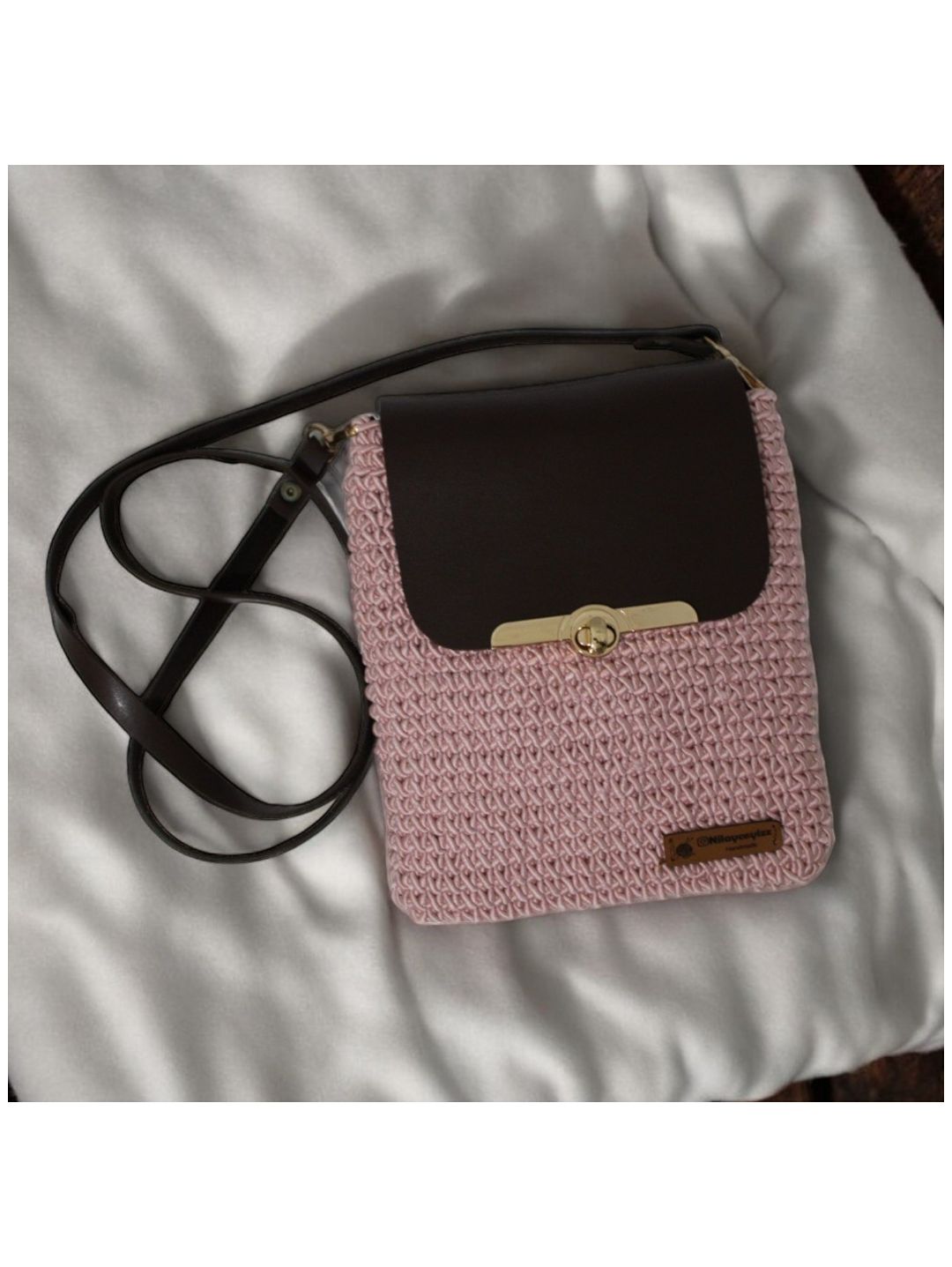pembe-kadin-omuz-askili-telefon-cantasi