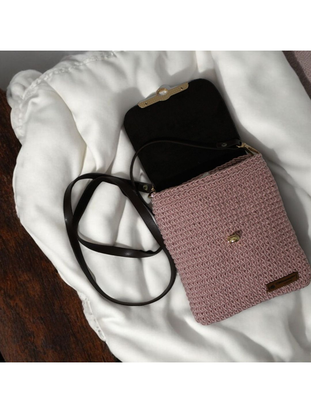 pembe-kadin-omuz-askili-telefon-cantasi