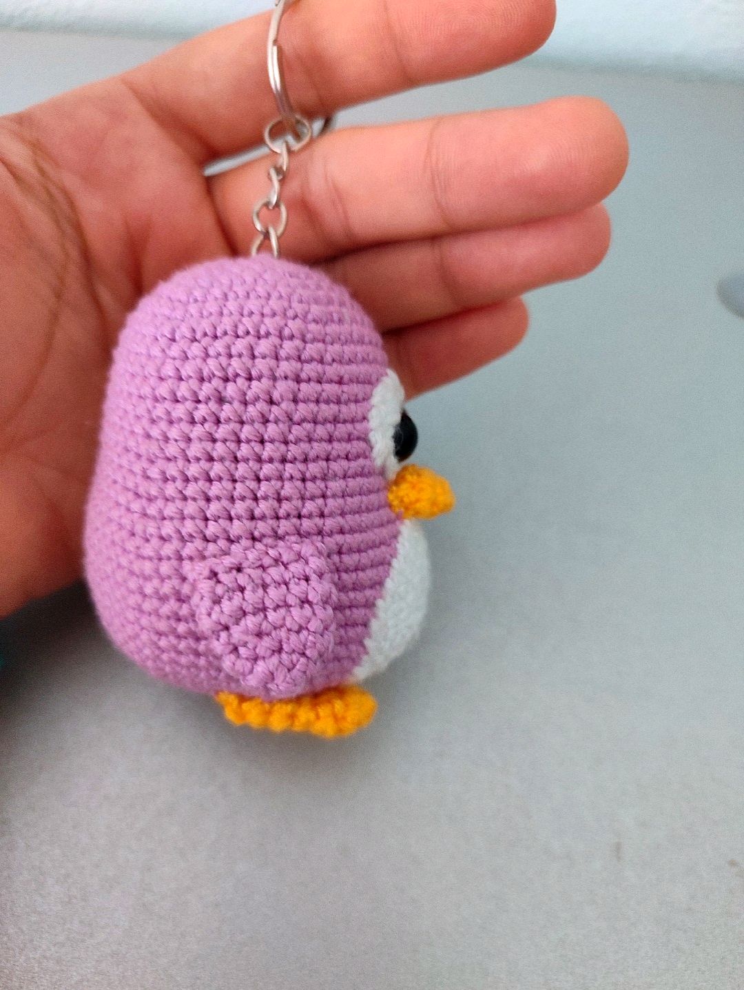 mor-penguen-anahtarlik-mor