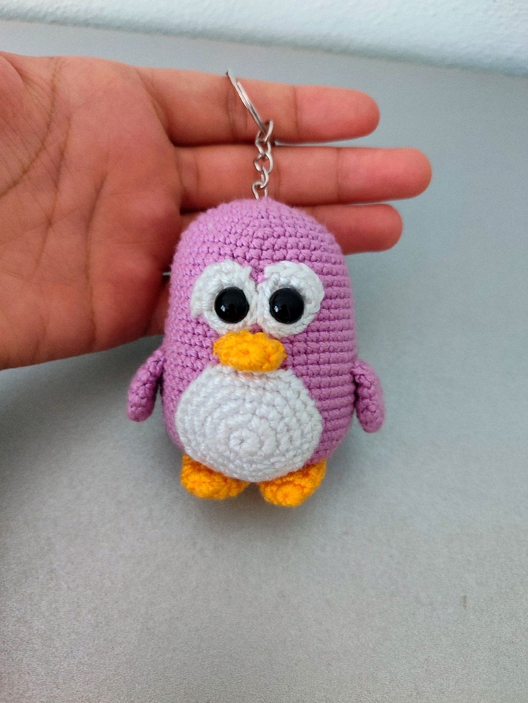 mor-penguen-anahtarlik-mor