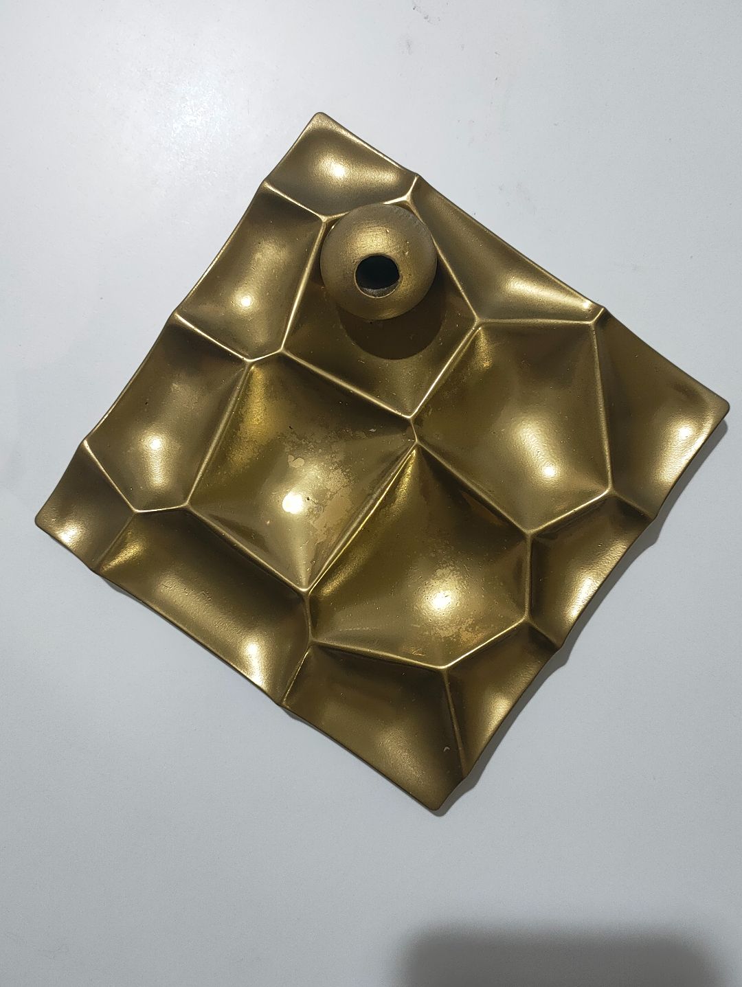 gold-renk-kare-asimetrik-tasarim-el-yapimi-tutsuluk-altin-rengi