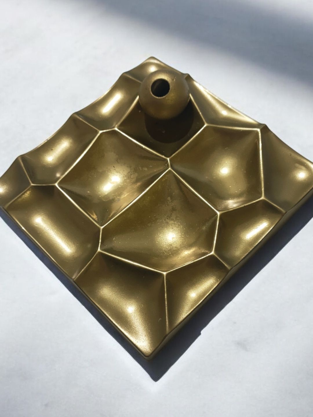 gold-renk-kare-asimetrik-tasarim-el-yapimi-tutsuluk-altin-rengi