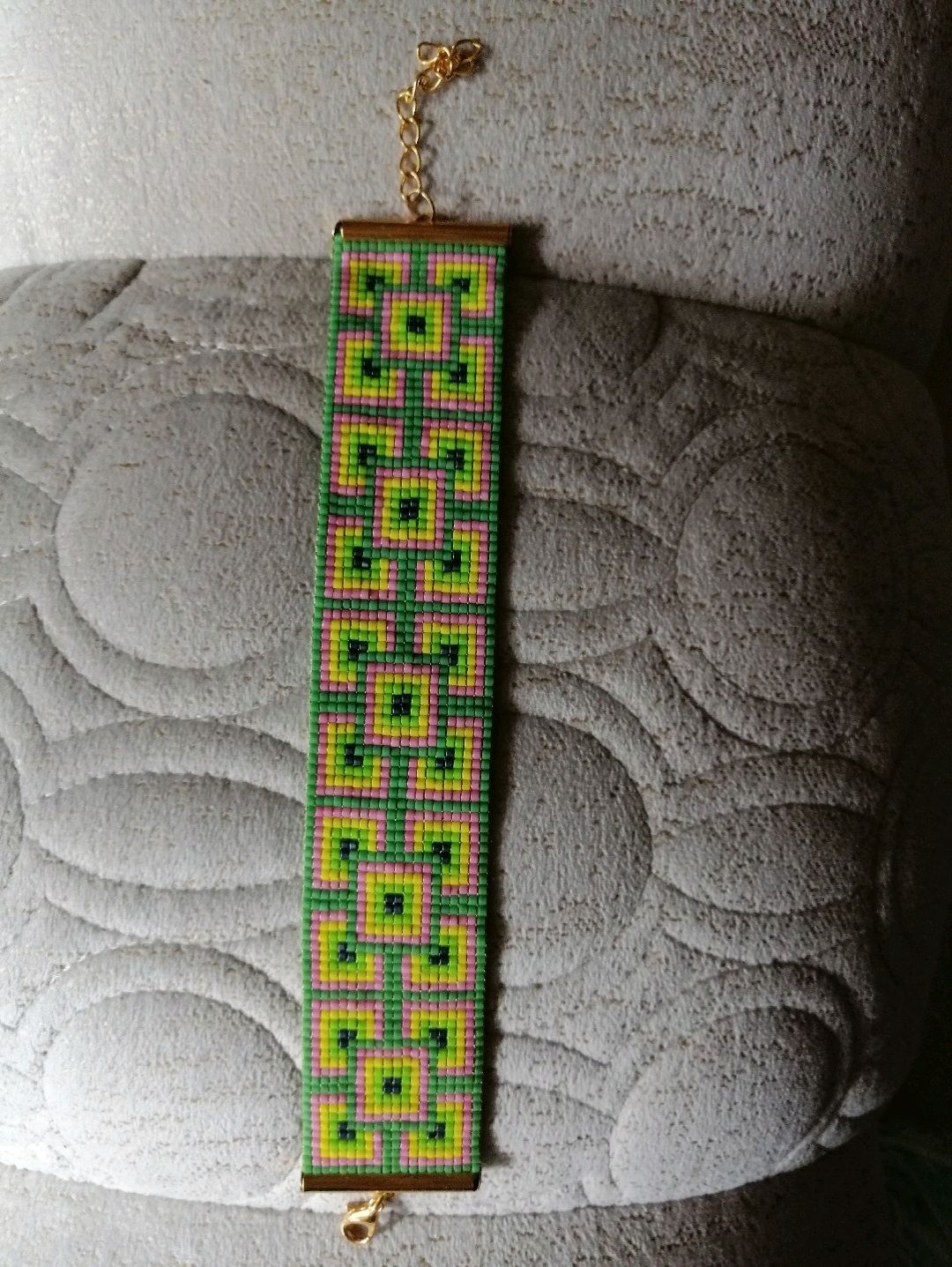 pembe-yesil-sari-renklerde-miyuki-bileklik-cok-renkli