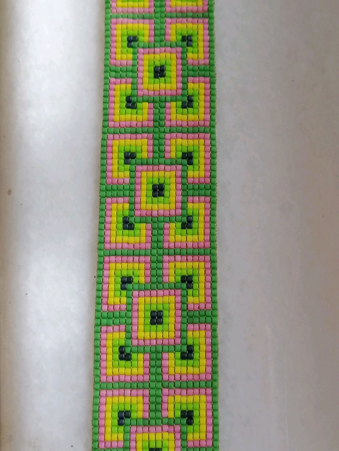 pembe-yesil-sari-renklerde-miyuki-bileklik-cok-renkli