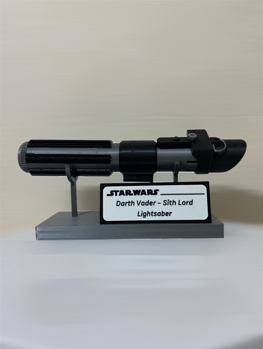 darth-vader-isin-kilici-gri