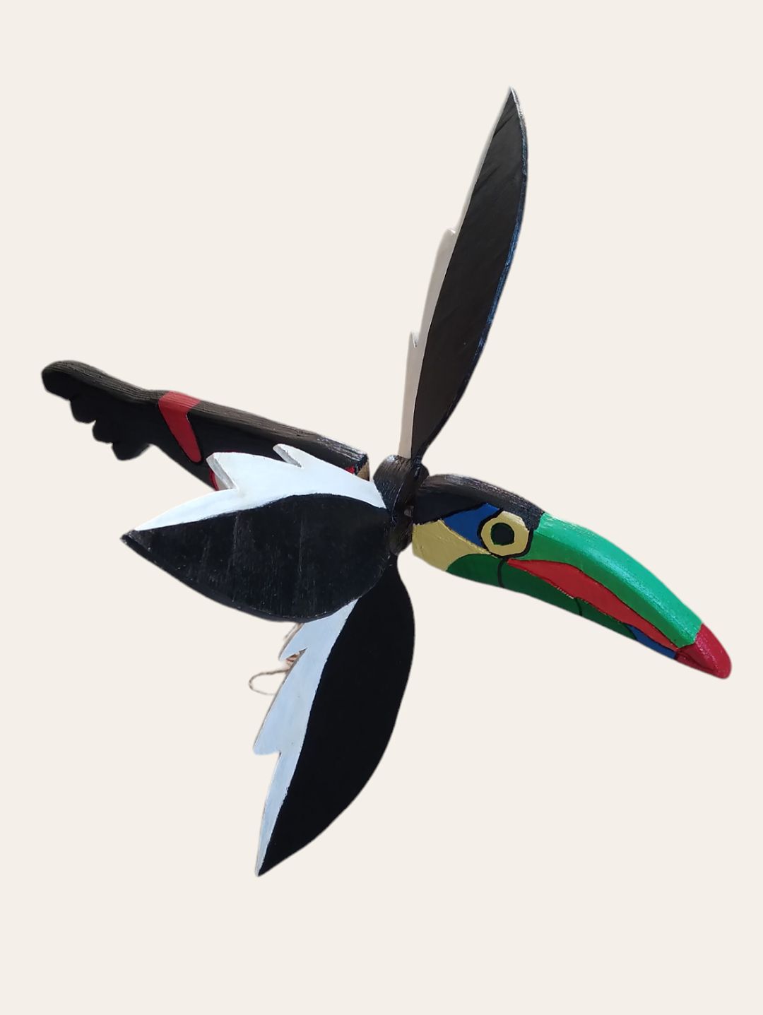 ahsap-toucan-ruzgar-gulu-cok-renkli