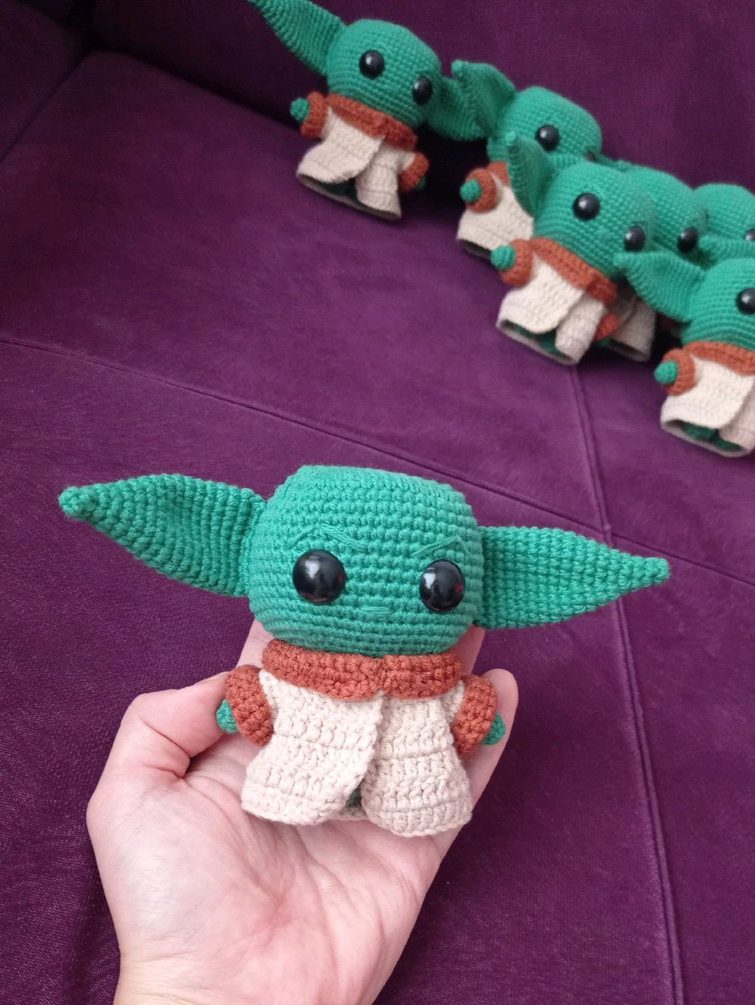 baby-yoda-cok-renkli