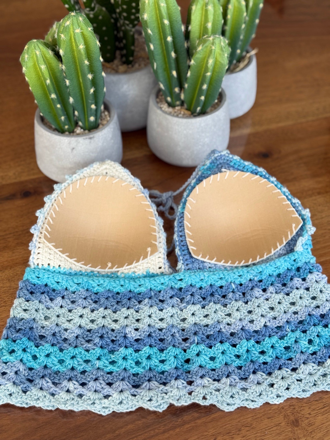 crop-bluz-baglamali-el-orgusu-mavi