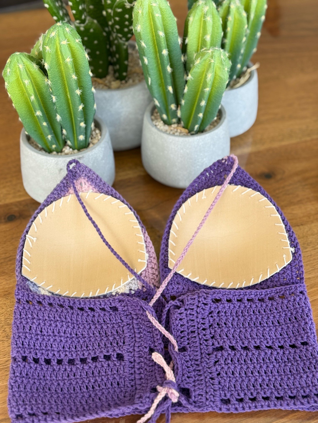 crop-bluz-baglamali-el-orgusu-mor