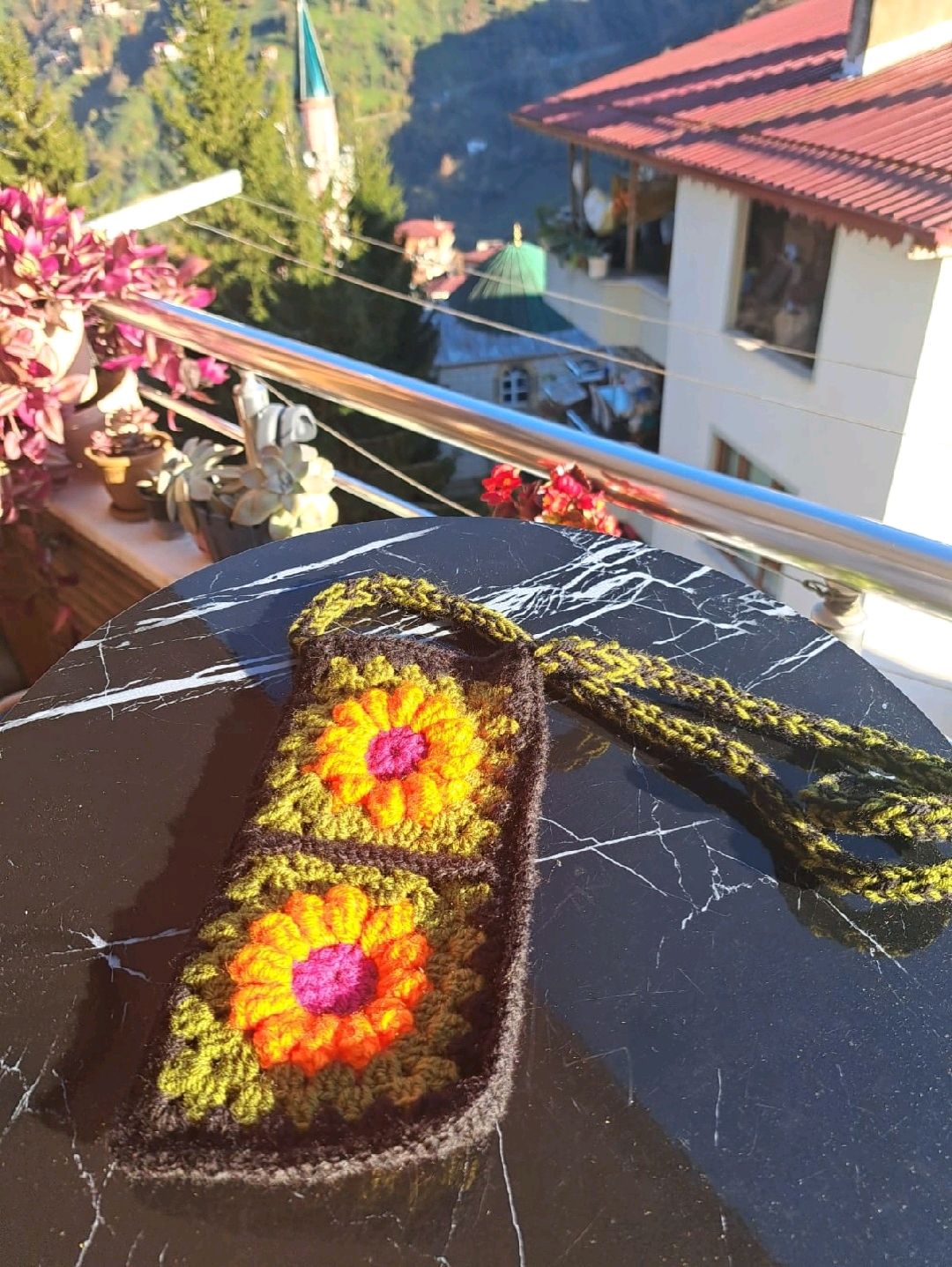 orgu-telefon-cantalari-siyah